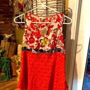 CABI BLOUSE RED FLOWER 🌺 PRINT SLEEVELESS WITH SMALL TIE IN BACK SIZE XS